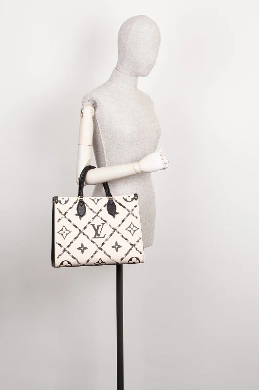 Sustainable fashion bagsLOUIS VUITTON OnTheGo MM Black and White