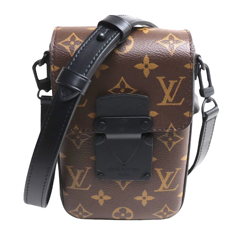 Luxury bags with exotic skinsLOUIS VUITTON Sac d'epaule Shopper