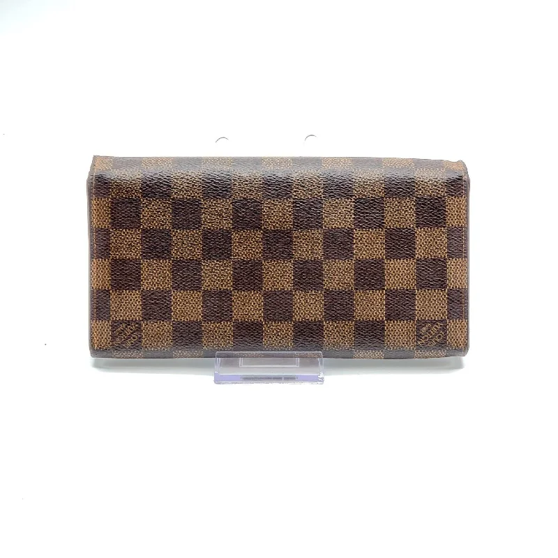 Best bags for photographersLouis Vuitton RoseBerry Damier Ebene Wallet/Clutch