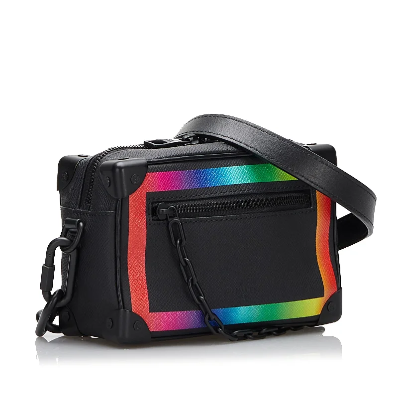 Vegan leather handbagsLouis Vuitton Taiga Rainbow Soft Trunk (h2pSTR)