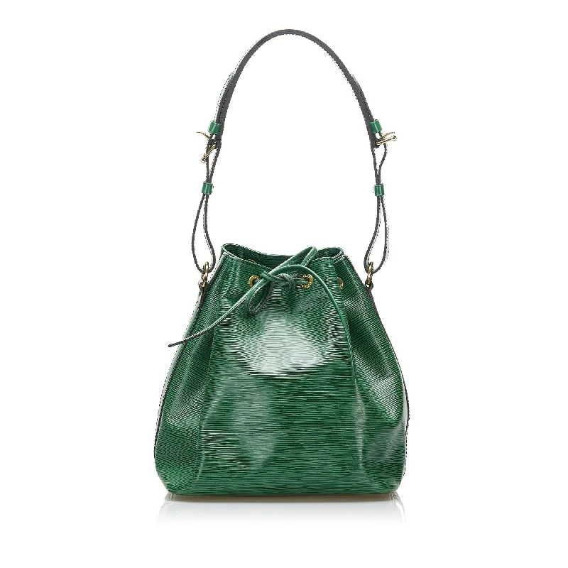 Trendy bucket bags for summerLouis Vuitton Petit Noé Green Epi