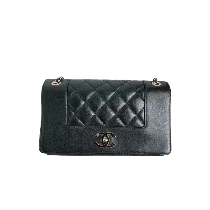 High-quality leather messenger bagsMademoiselle Flap Medium Lambskin Black SHW