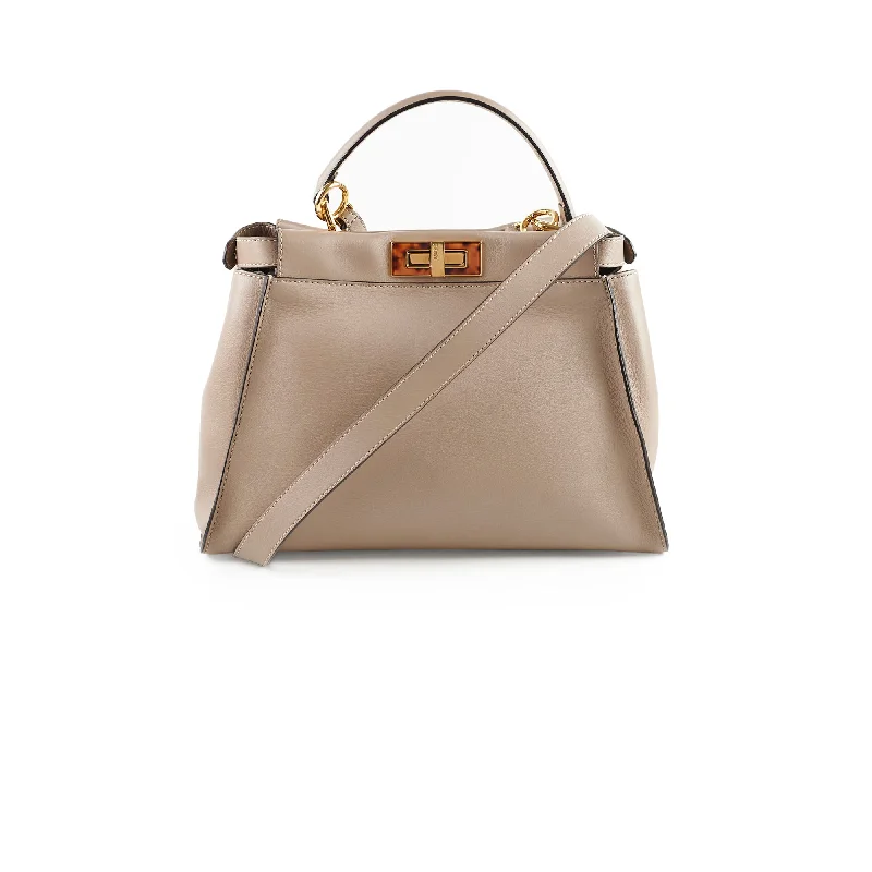 Trendy bucket bags for summerFendi Medium Peekaboo Beige