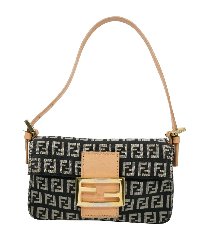 Trendy bucket bags for summerFendi Mini Navy GHW Bag  ALC0819